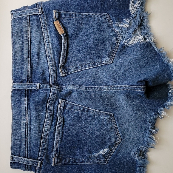 Joe's "the Ozzie" 4" cutoff distressed denim shorts, size 24 - Picture 2 of 6